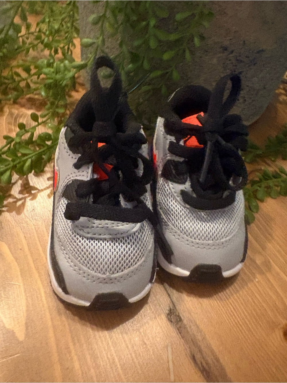 Nike baby Air Max Grey Black Red Lightweight Sneakers - Picture 4 of 8